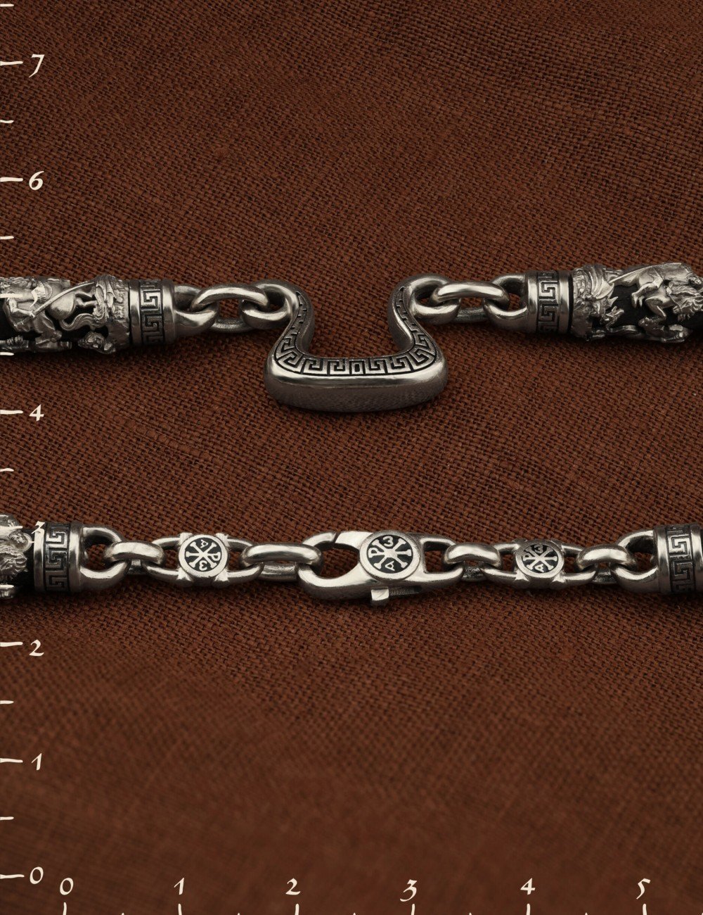 Цепь из белого золота c эмалью и эбеновым деревом