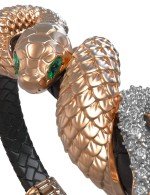 Браслет из золота c бриллиантами, изумрудом и шнурком