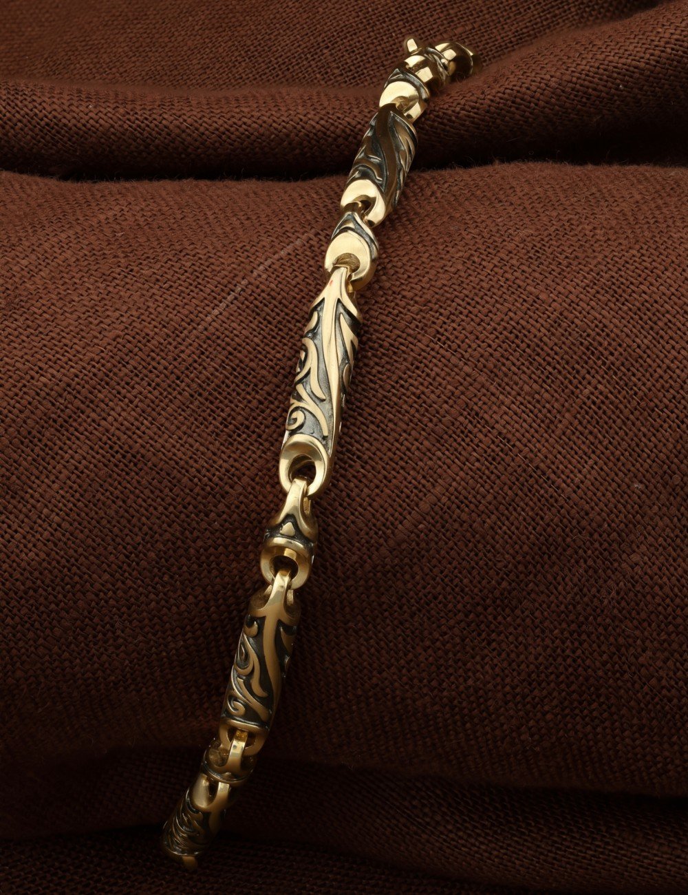 Браслет из лимонного золота