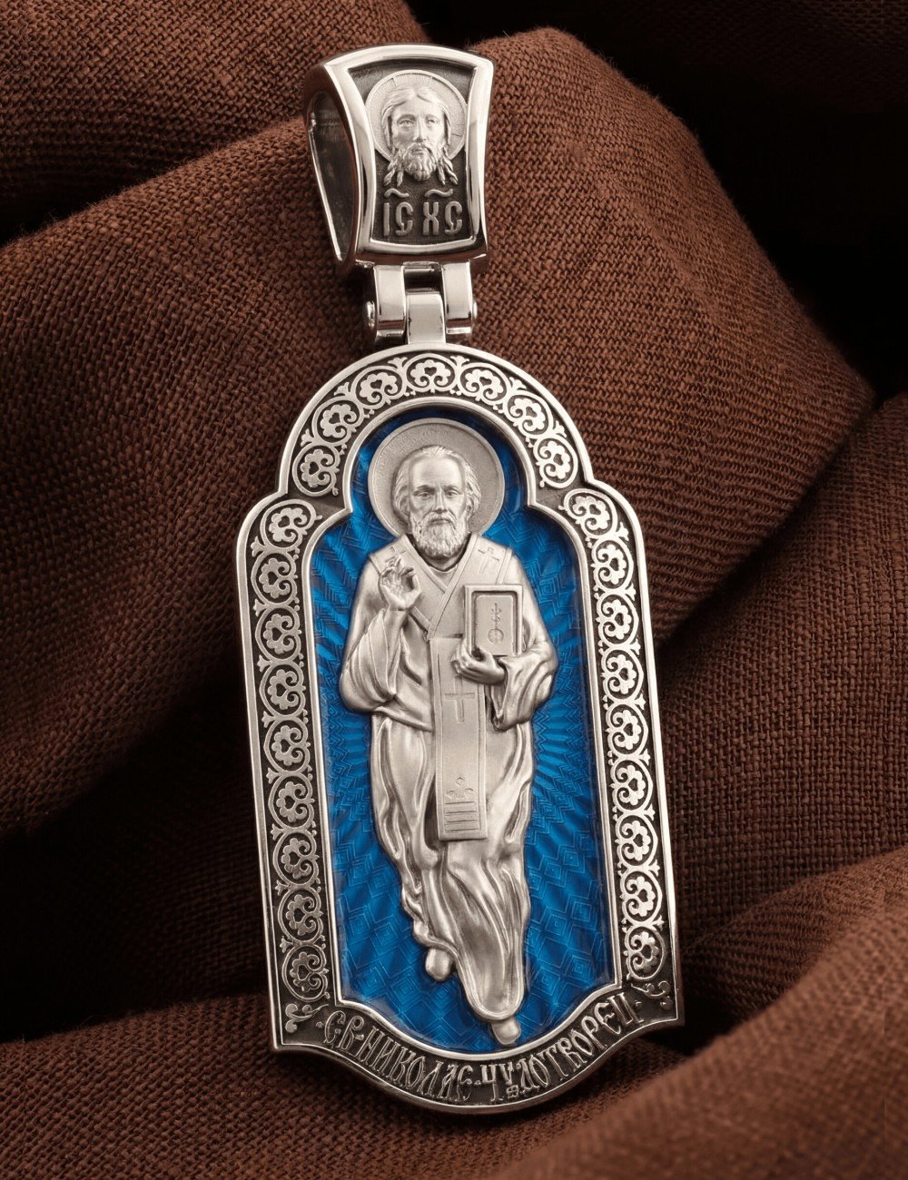 Образок из белого золота c эмалью