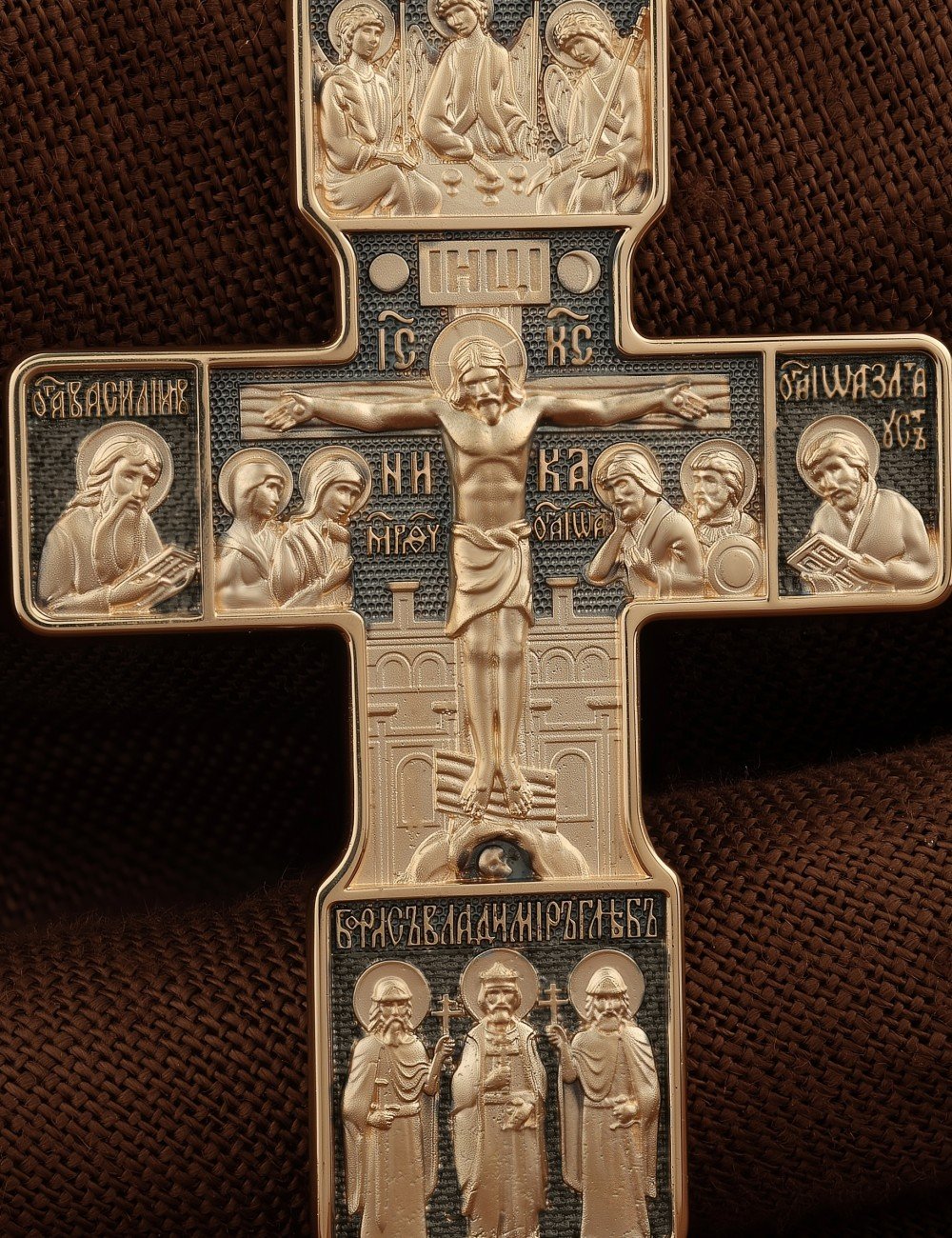 Крест из золота