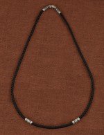 Шнурок шёлковый из белого золота c шёлковым шнурком