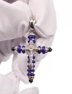 Крест из белого золота c ониксом и лазуритом