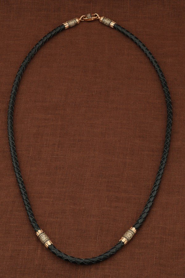 Гайтан из золота c кожаным шнурком