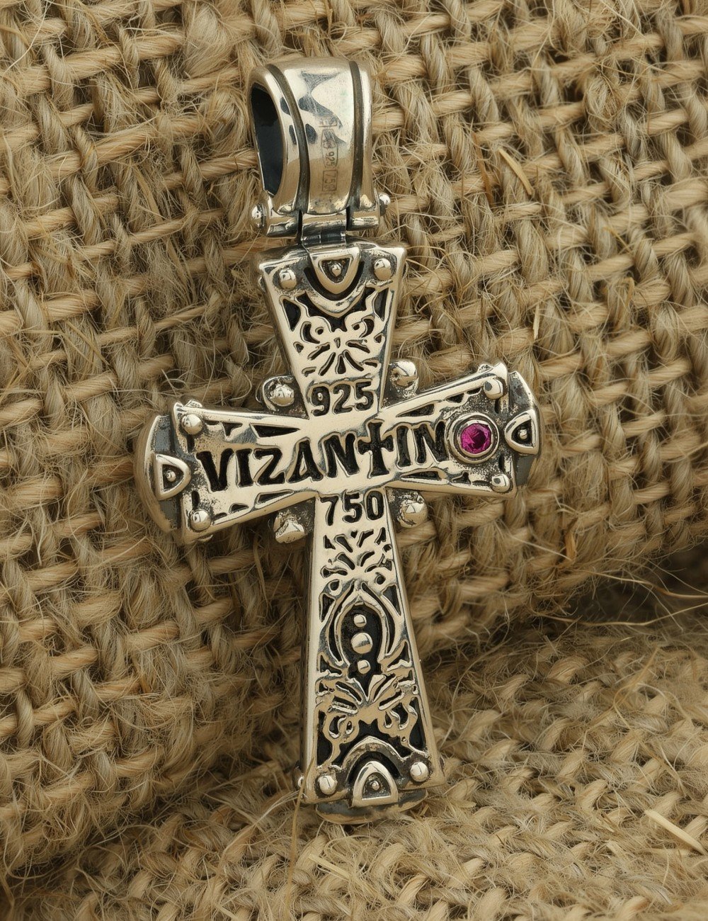 Крест из серебра и золота c ониксом и рубином