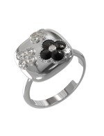 Кольцо из белого золота c бриллиантами и ониксом