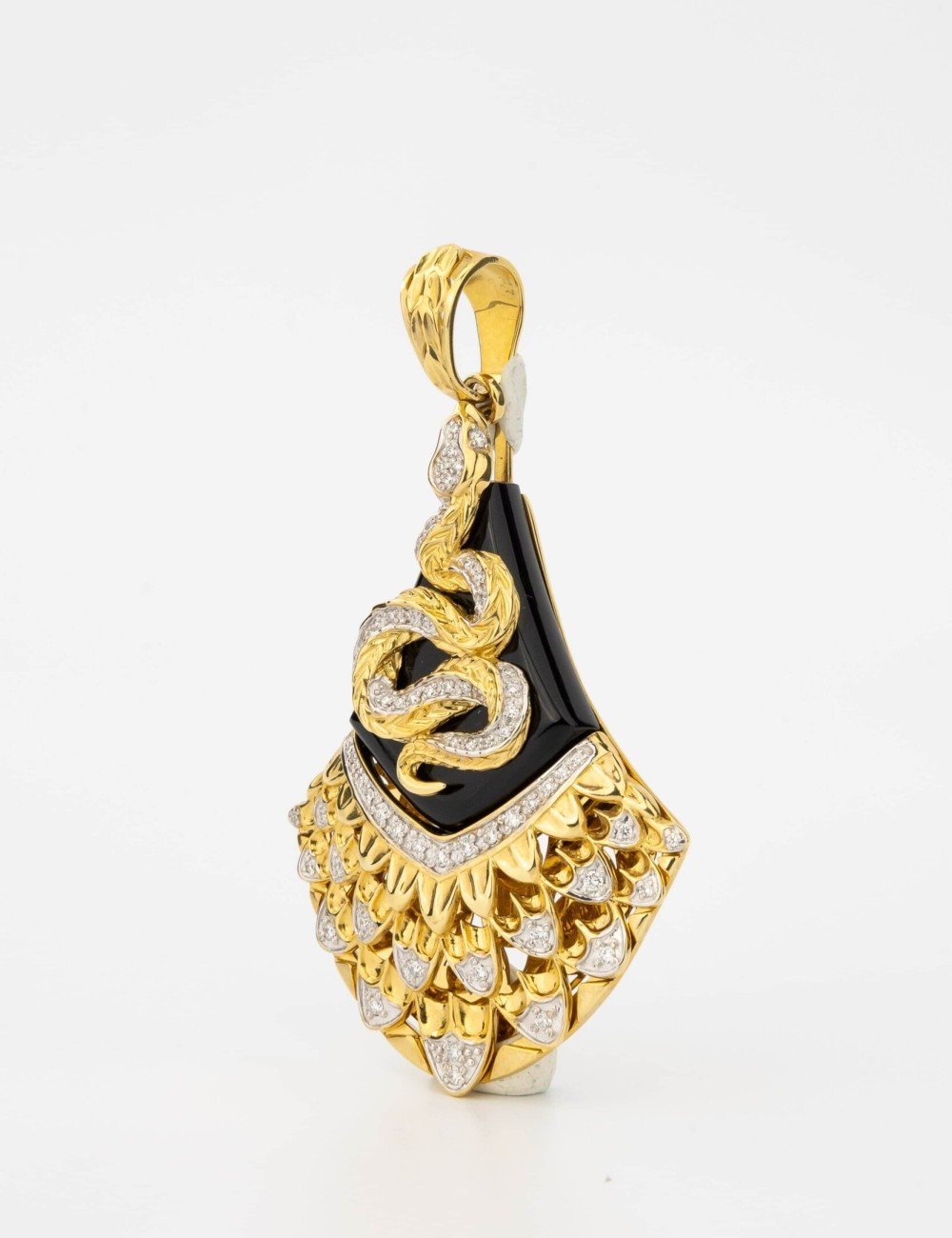Подвеска из лимонного золота c бриллиантами и ониксом