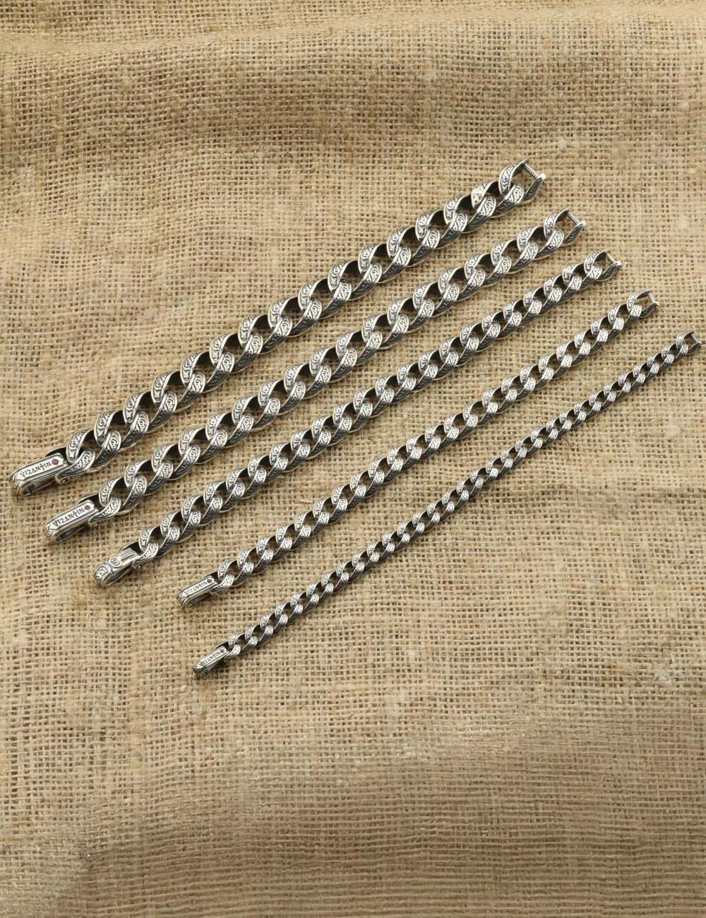 Браслет из серебра c рубином