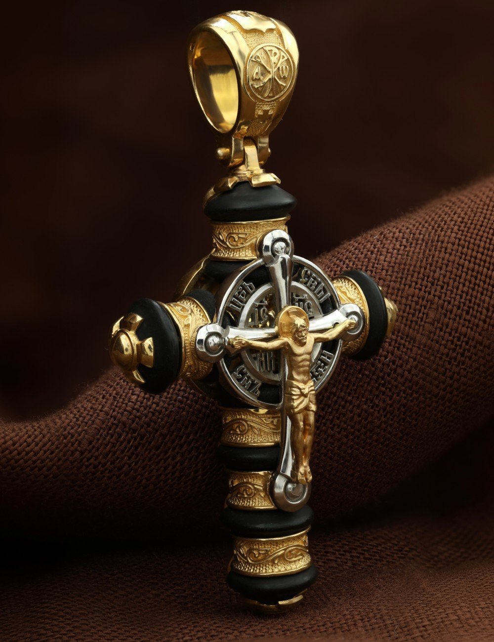 Крест из лимонного золота c ониксом