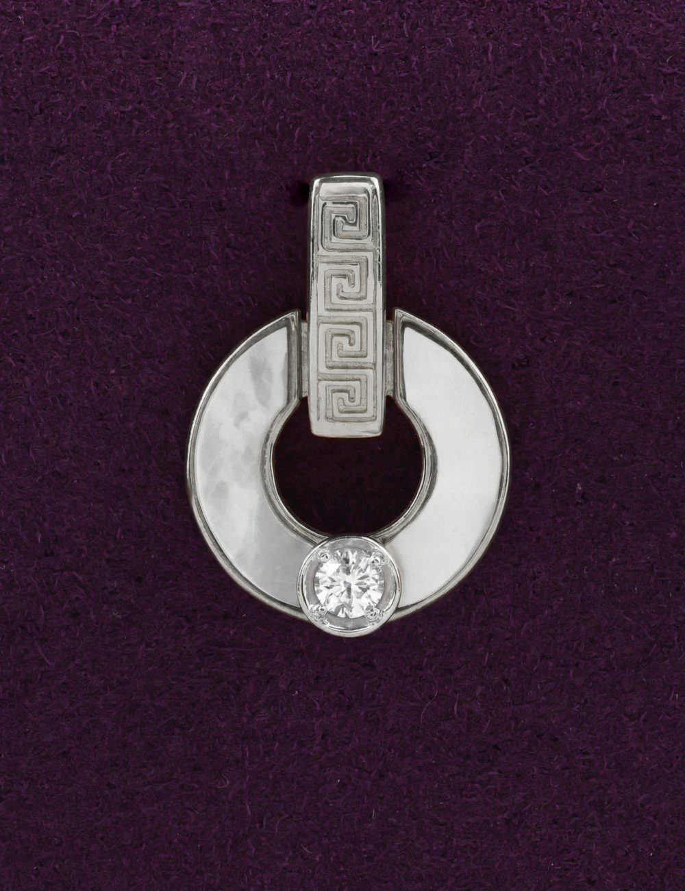 Подвеска из белого золота c бриллиантами и перламутром