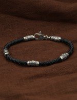 Браслет из белого золота c кожаным шнурком