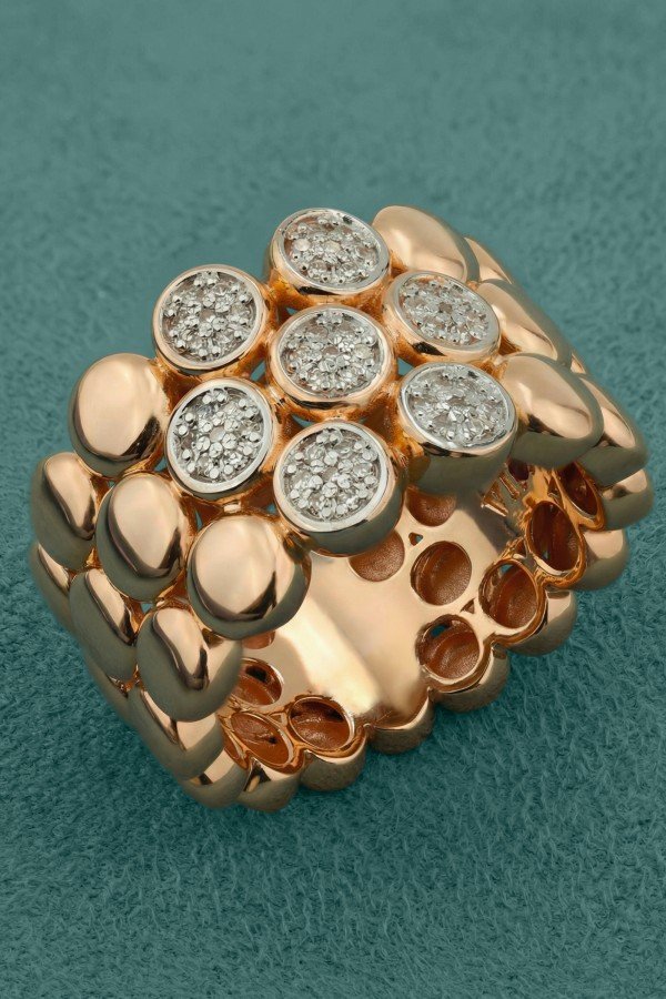 Кольцо из золота c бриллиантами и рубином