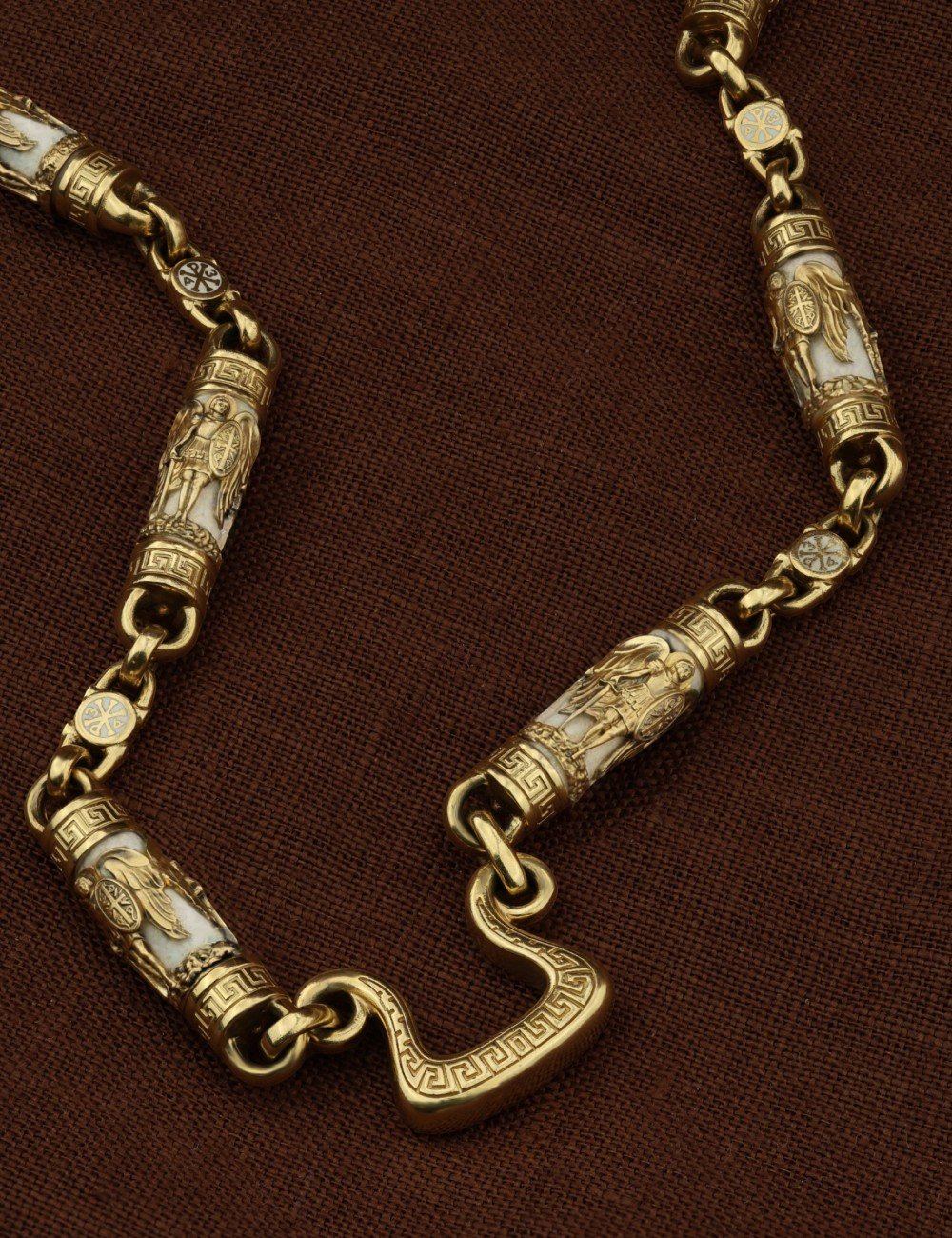 Цепь из лимонного золота c эмалью и бивнем мамонта