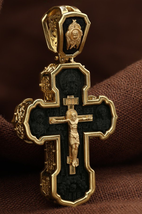 Крест из лимонного золота c эбеновым деревом