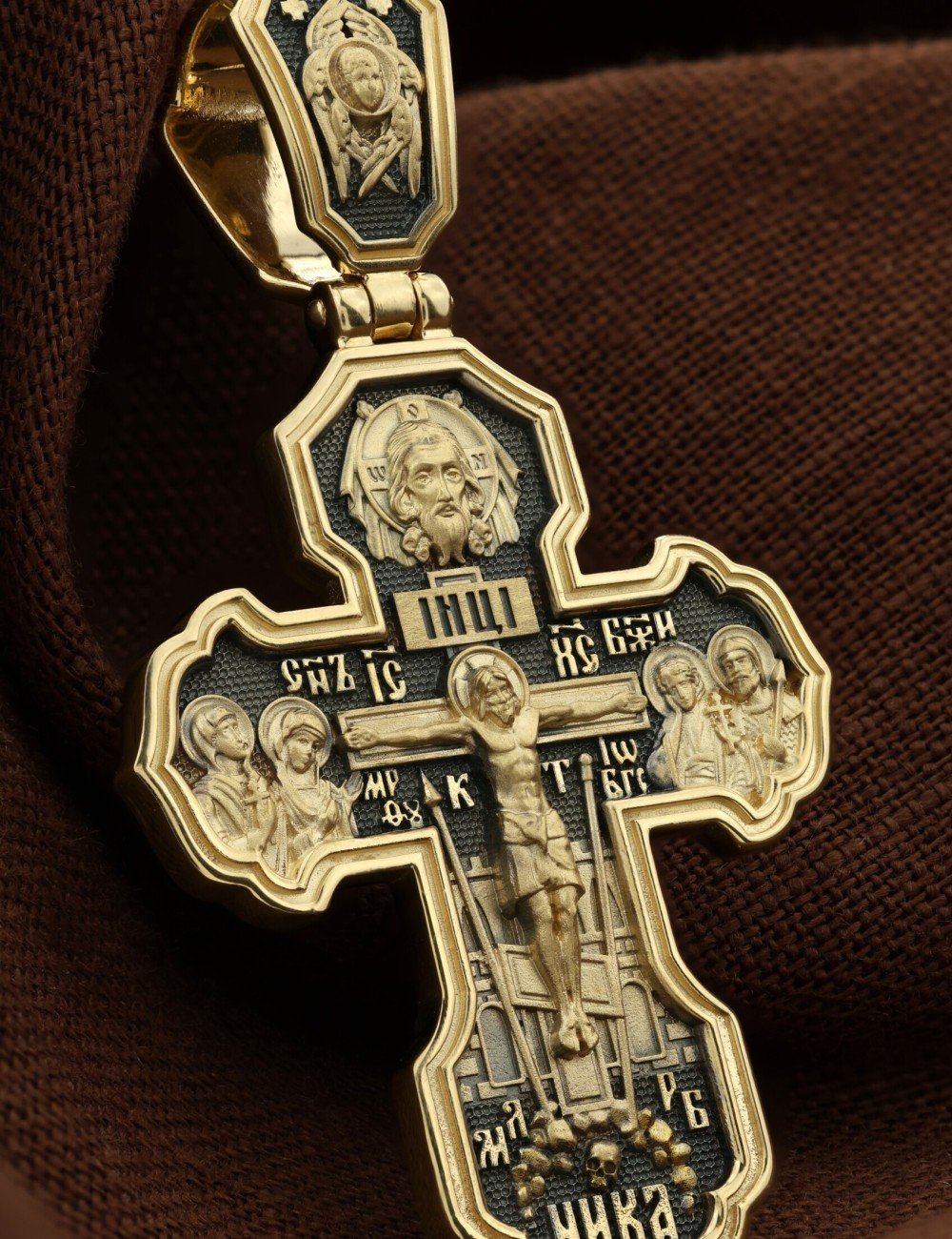 Крест из лимонного золота