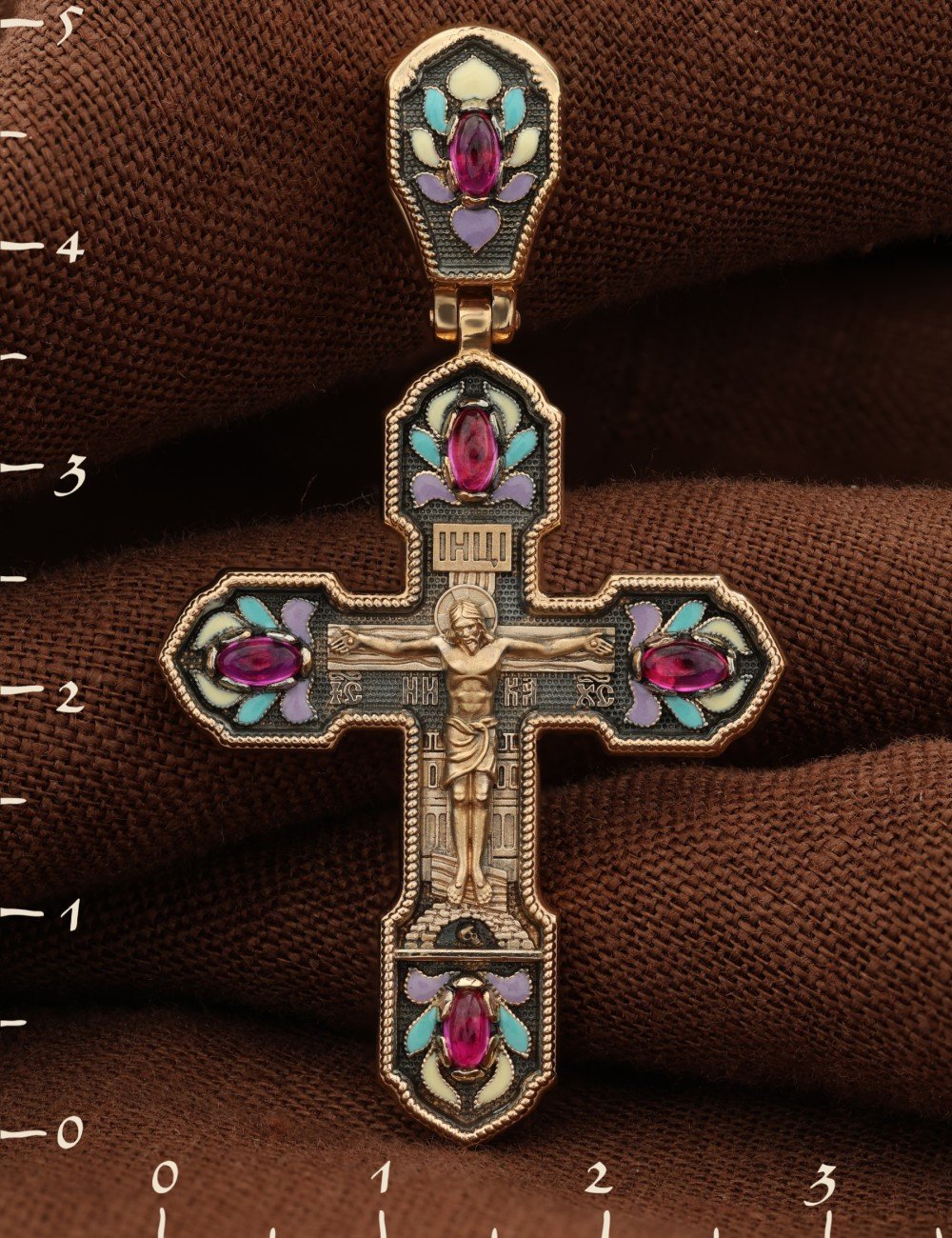 Крест из золота c эмалью и рубином