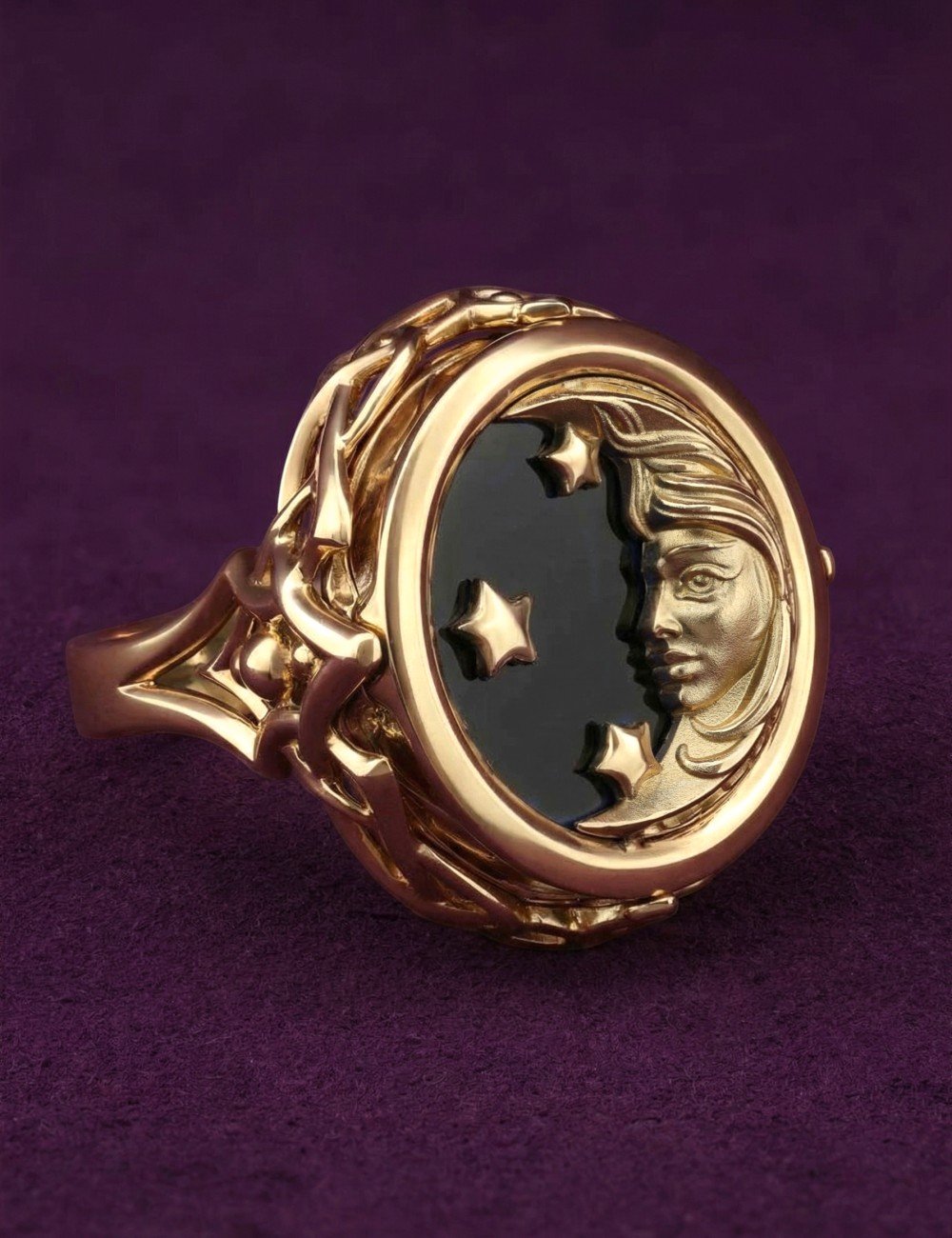 Кольцо из золота c ониксом и перламутром