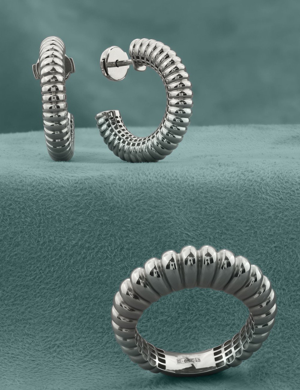 Кольцо из белого золота