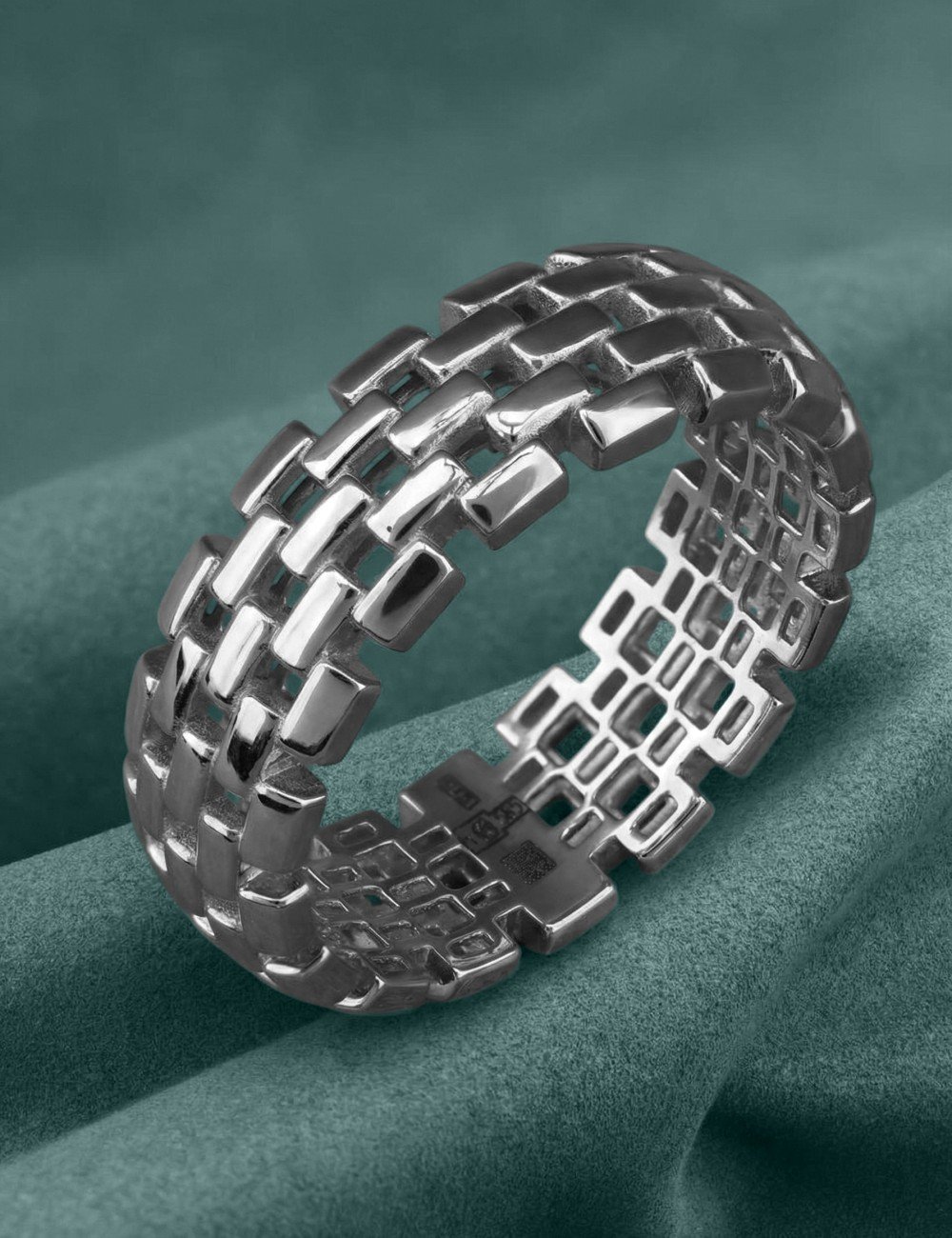 Кольцо из белого золота