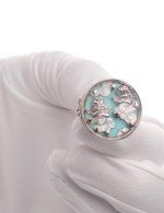 Кольцо из белого золота c бирюзой и перламутром