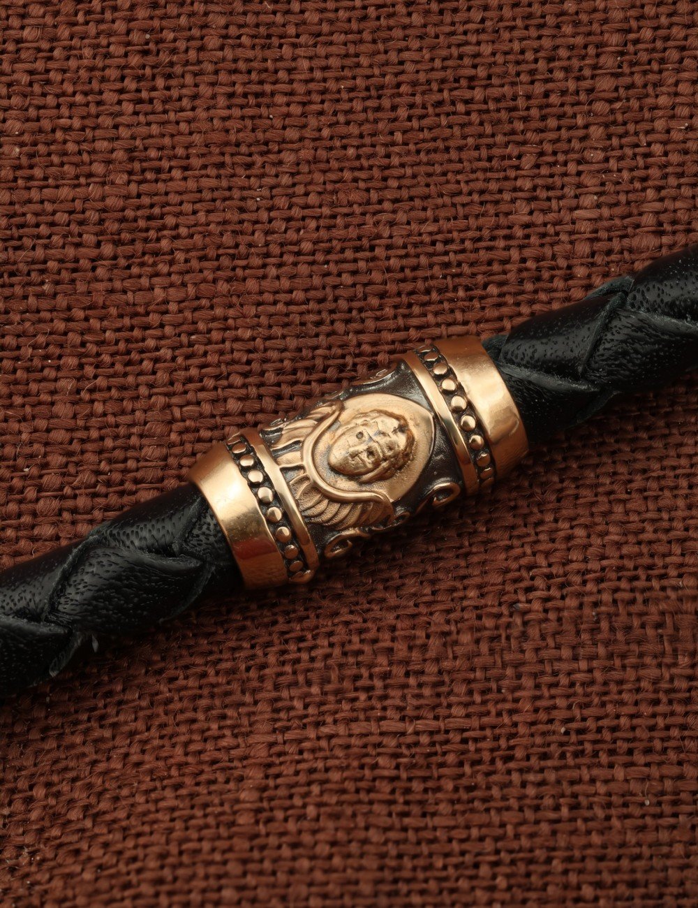 Гайтан из золота c кожаным шнурком