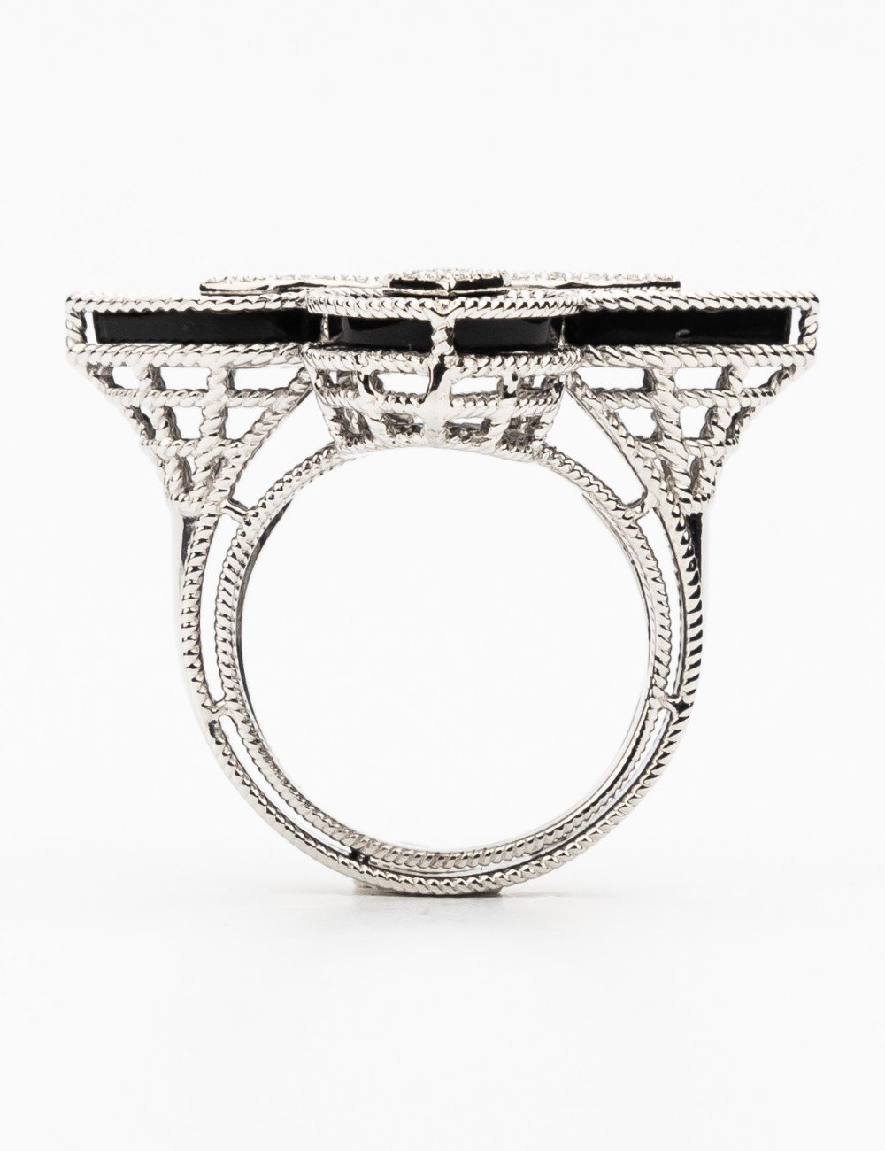 Кольцо из белого золота c бриллиантами и ониксом