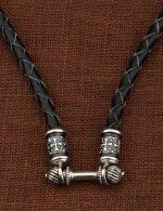 Гайтан из белого золота c кожаным шнурком