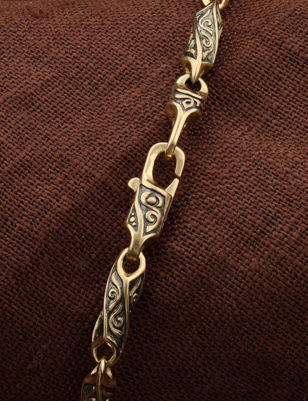 Браслет из лимонного золота