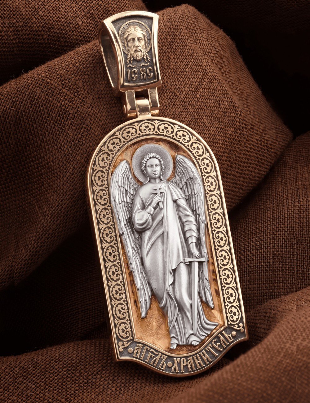 Образок из золота c эмалью