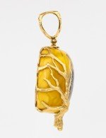 Подвеска из лимонного золота c росписным янтарём