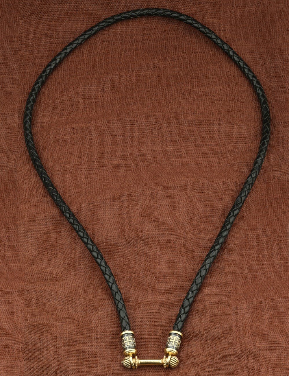 Гайтан из лимонного золота c кожаным шнурком