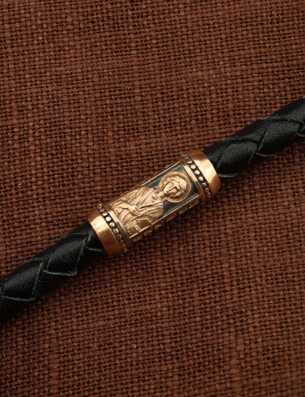 Гайтан из золота c кожаным шнурком