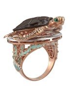 Кольцо из золота c эмалью и железным деревом