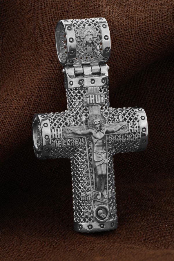 Крест из белого золота