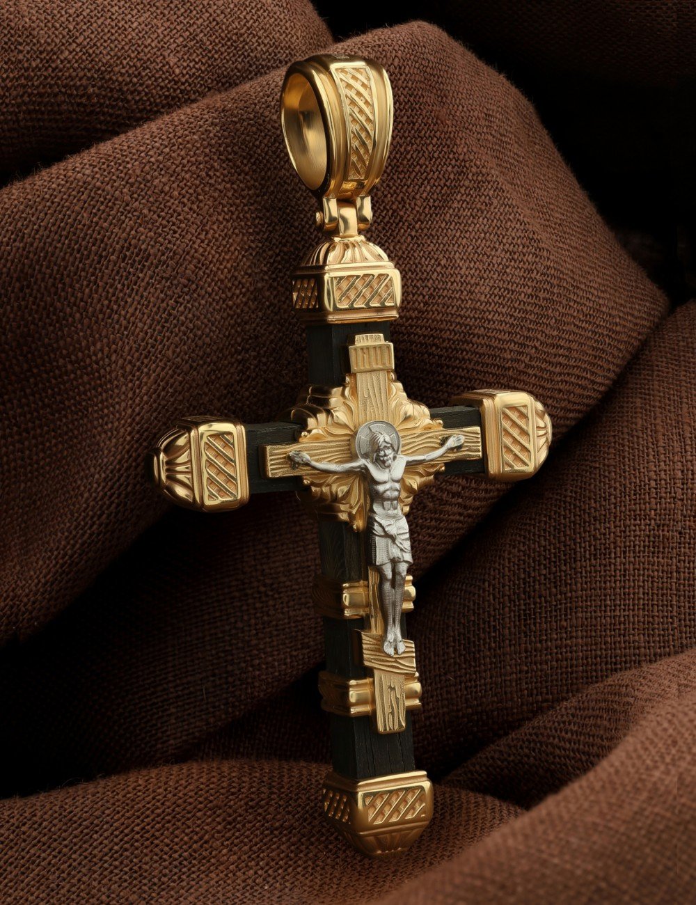 Крест из лимонного золота c эбеновым деревом