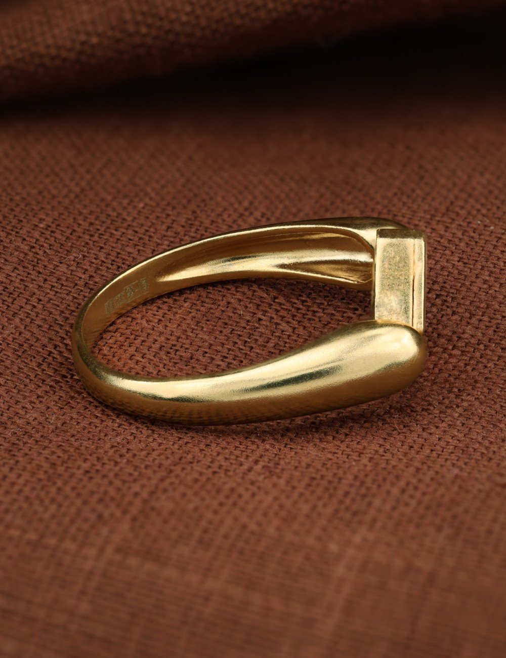 Кольцо из зелёного золота