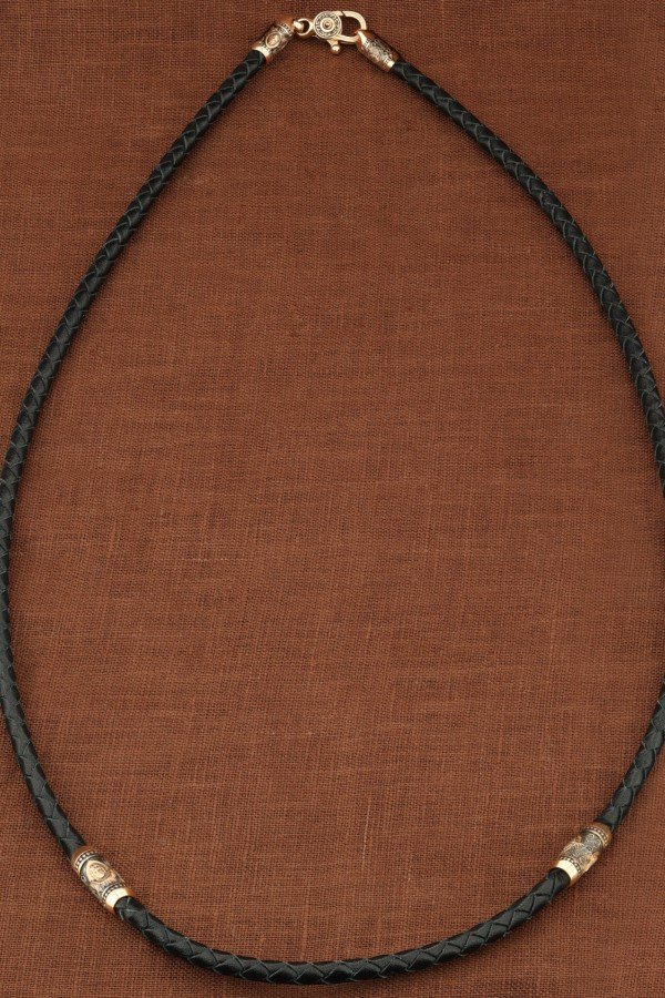 Гайтан из золота c кожаным шнурком