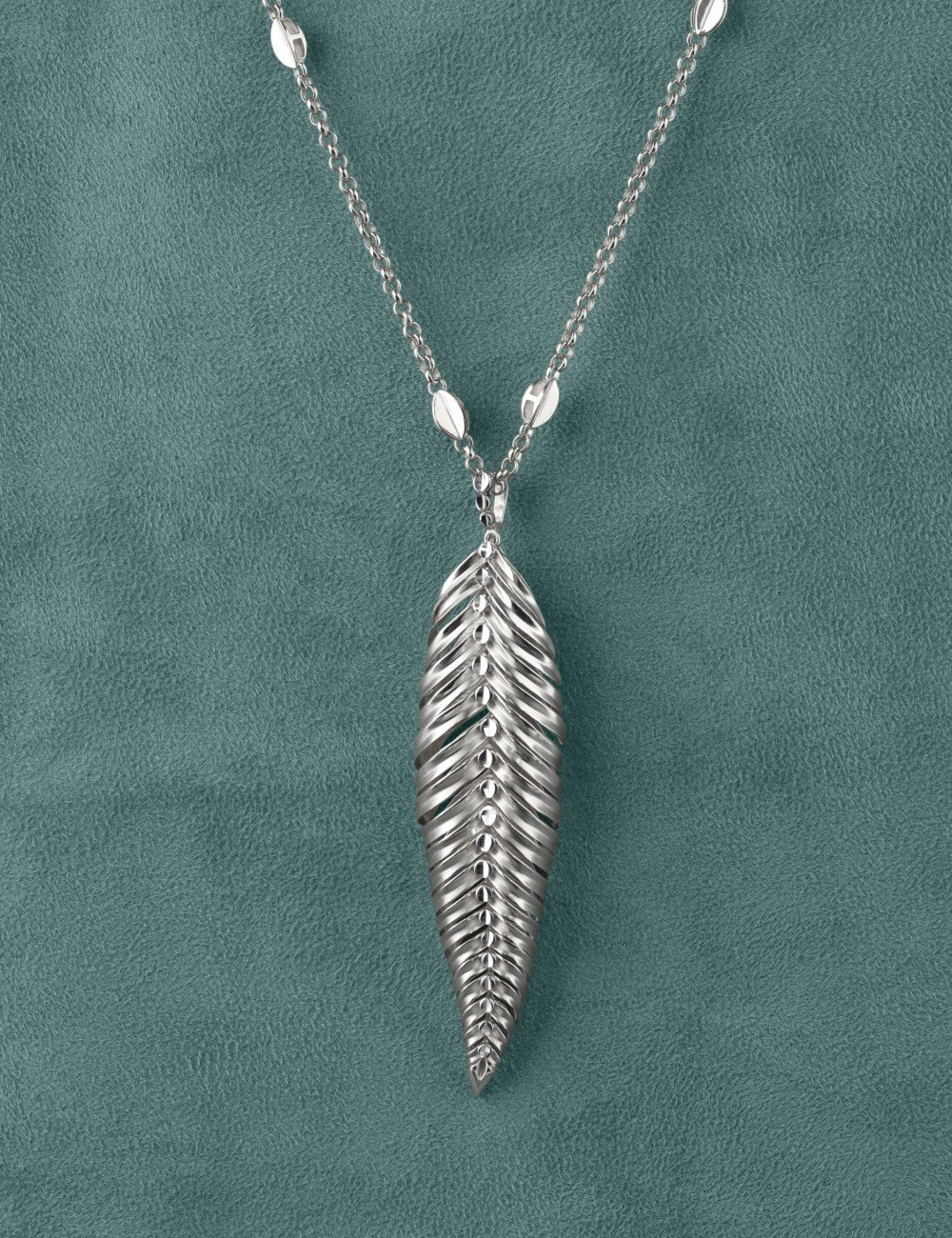 Колье из белого золота