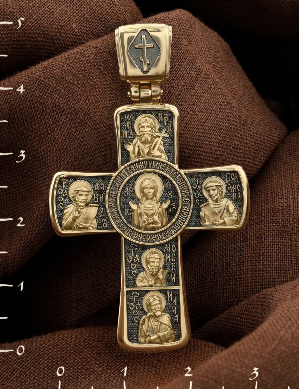 Крест из лимонного золота