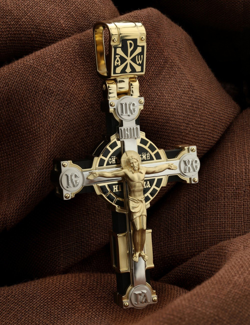 Крест из лимонного золота c эмалью и эбеновым деревом