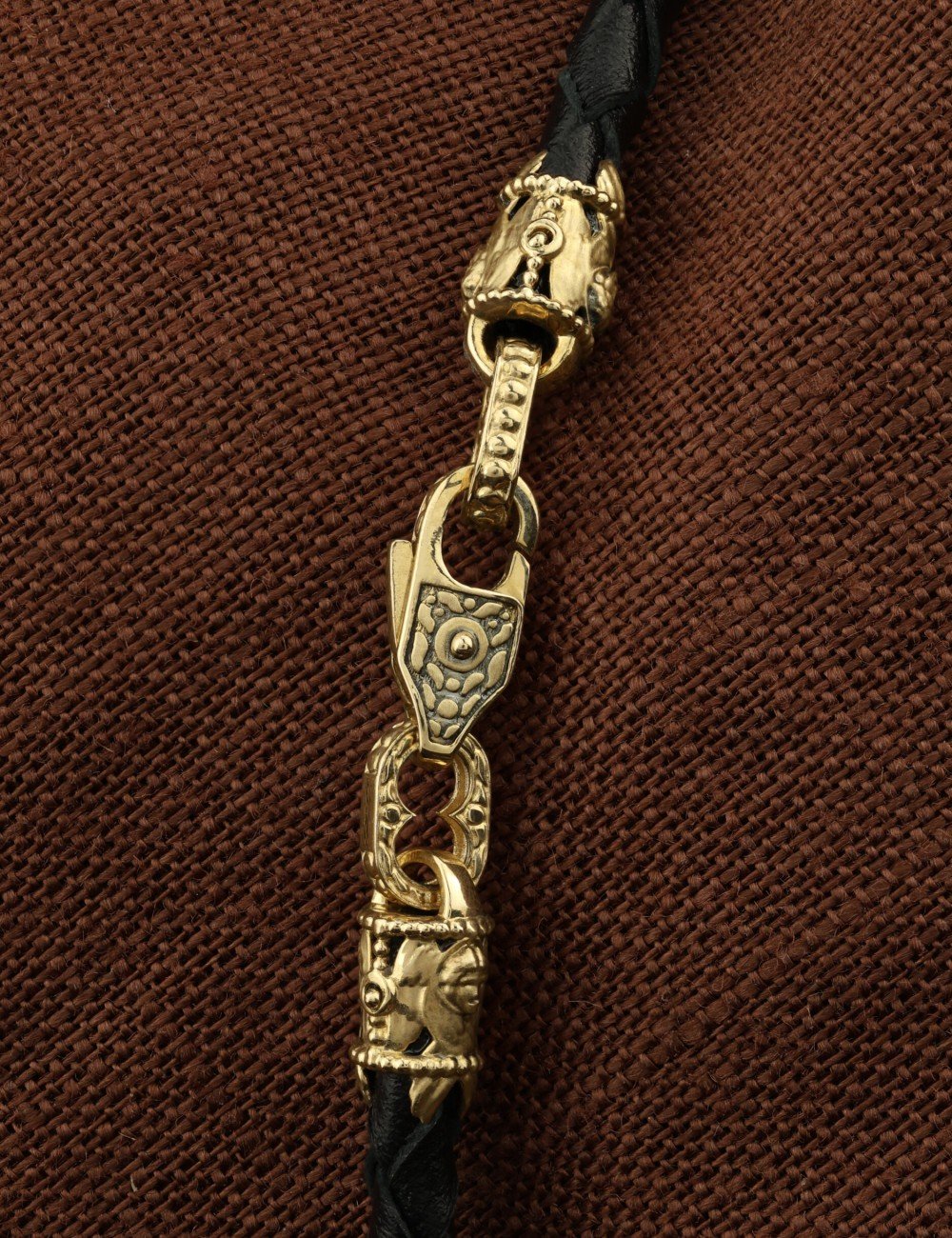 Гайтан из лимонного золота c кожаным шнурком