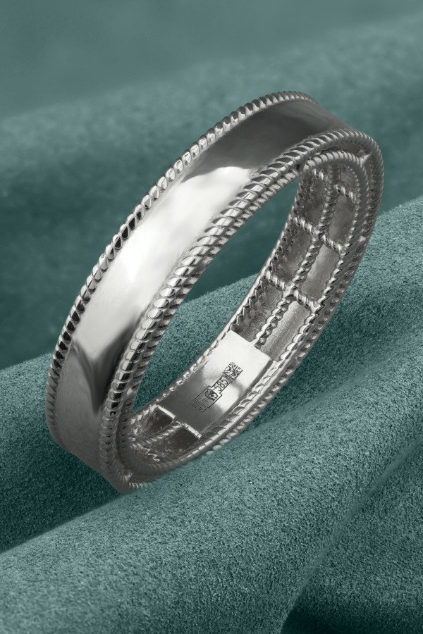 Кольцо из белого золота