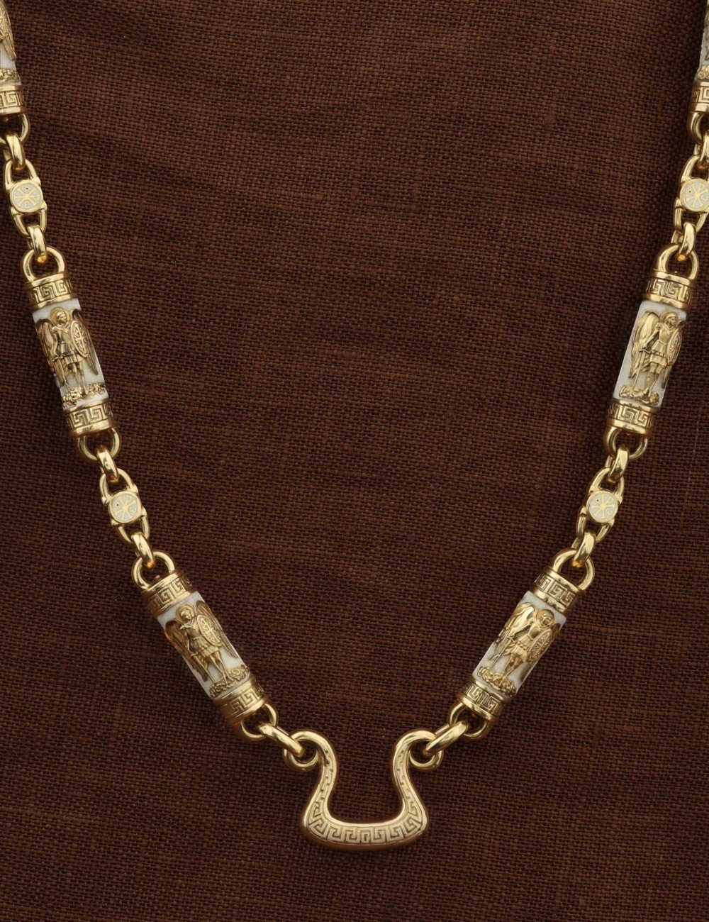 Цепь из лимонного золота c эмалью и бивнем мамонта