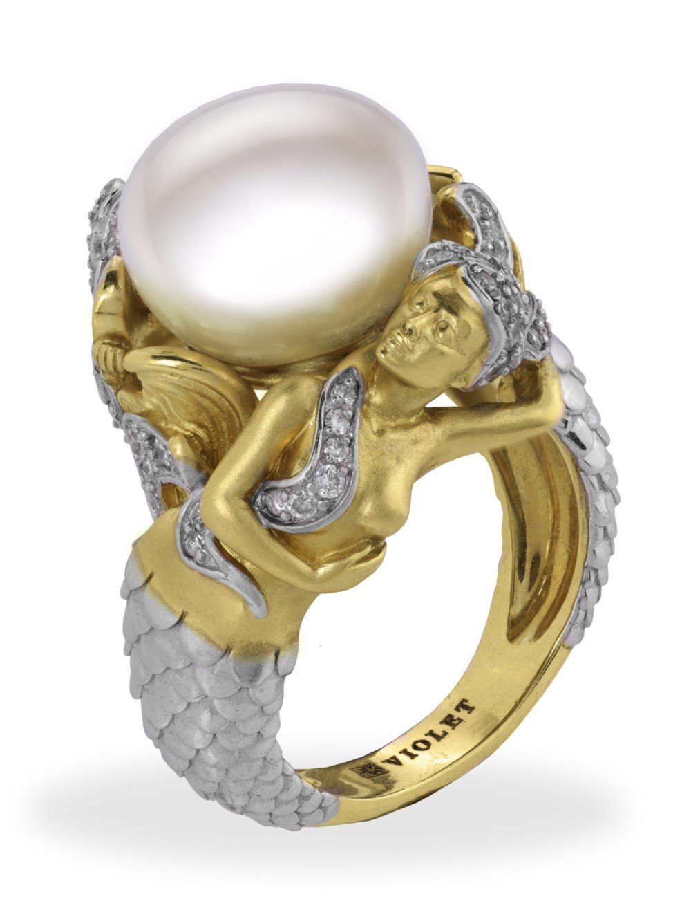 Кольцо из лимонного золота c бриллиантами и жемчугом