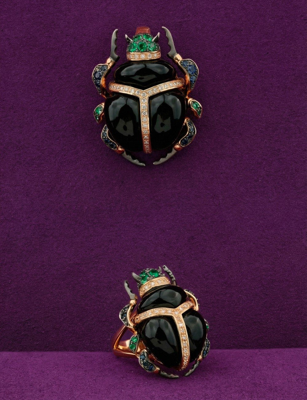 Кольцо из золота c бриллиантами, сапфиром, изумрудом и ониксом