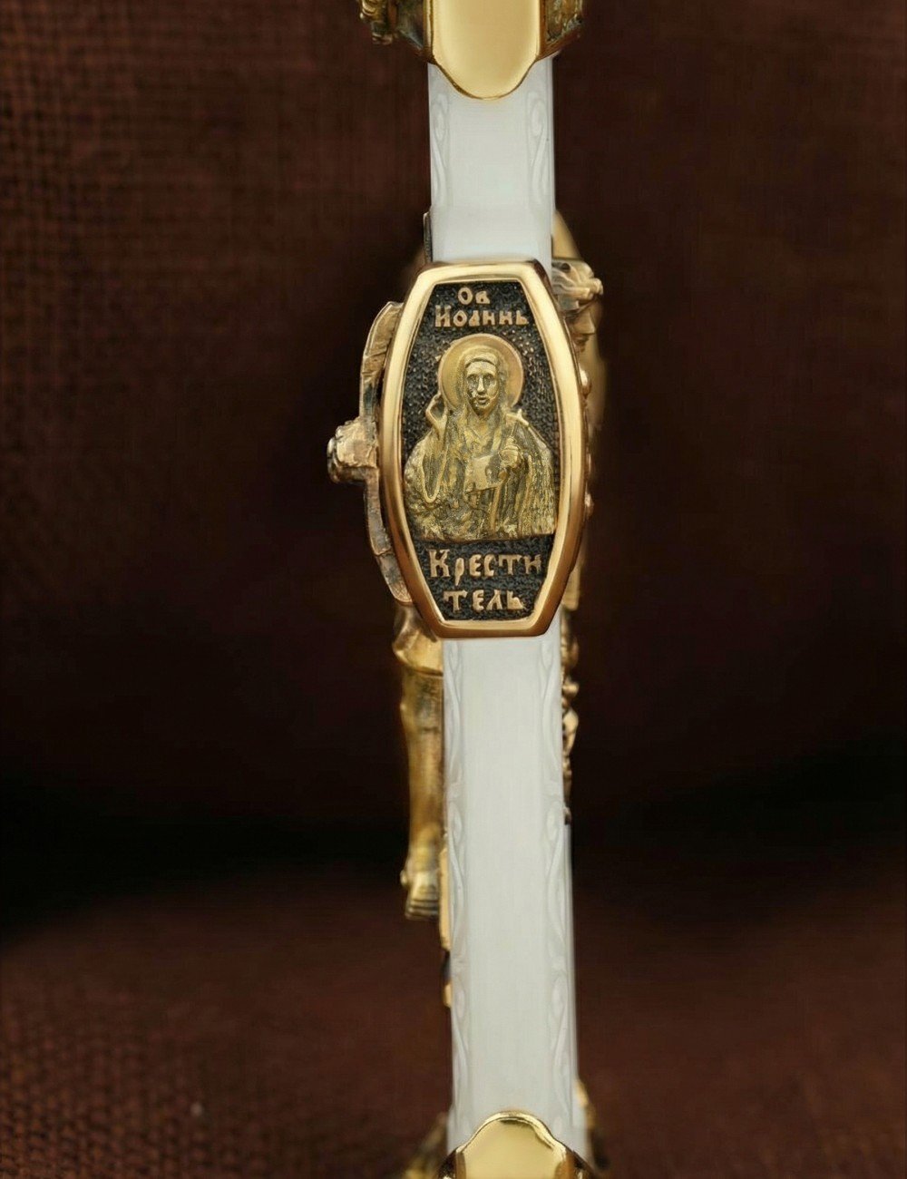 Крест из лимонного золота c бивнем мамонта