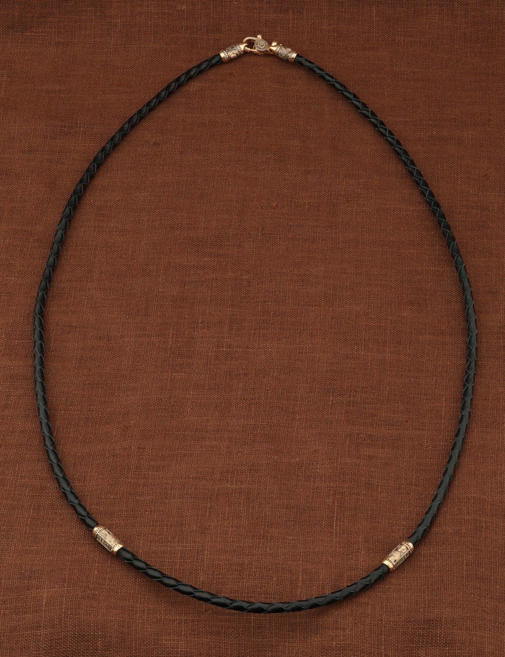 Гайтан из золота c кожаным шнурком