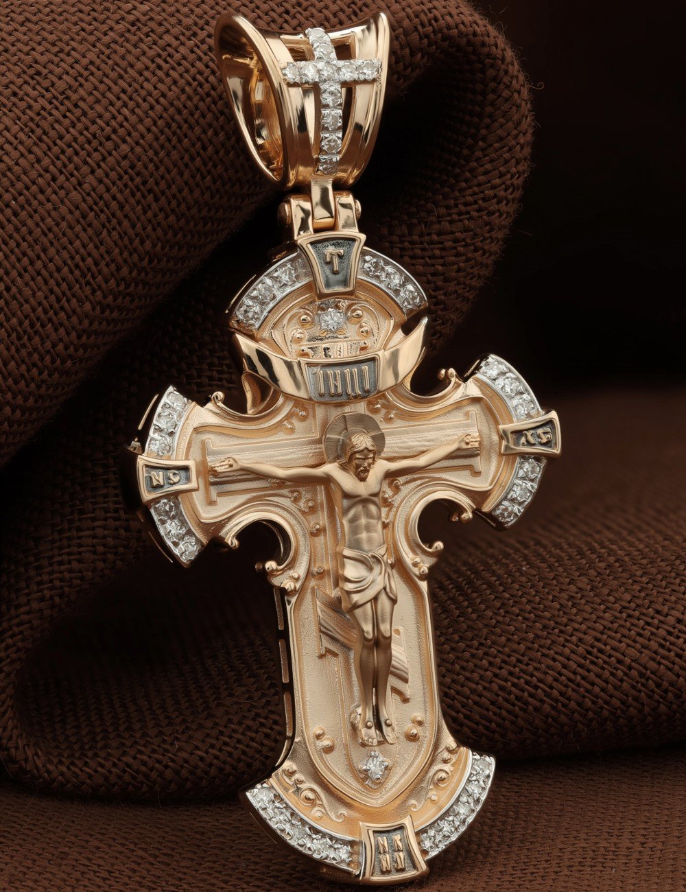 Крест из золота c бриллиантами