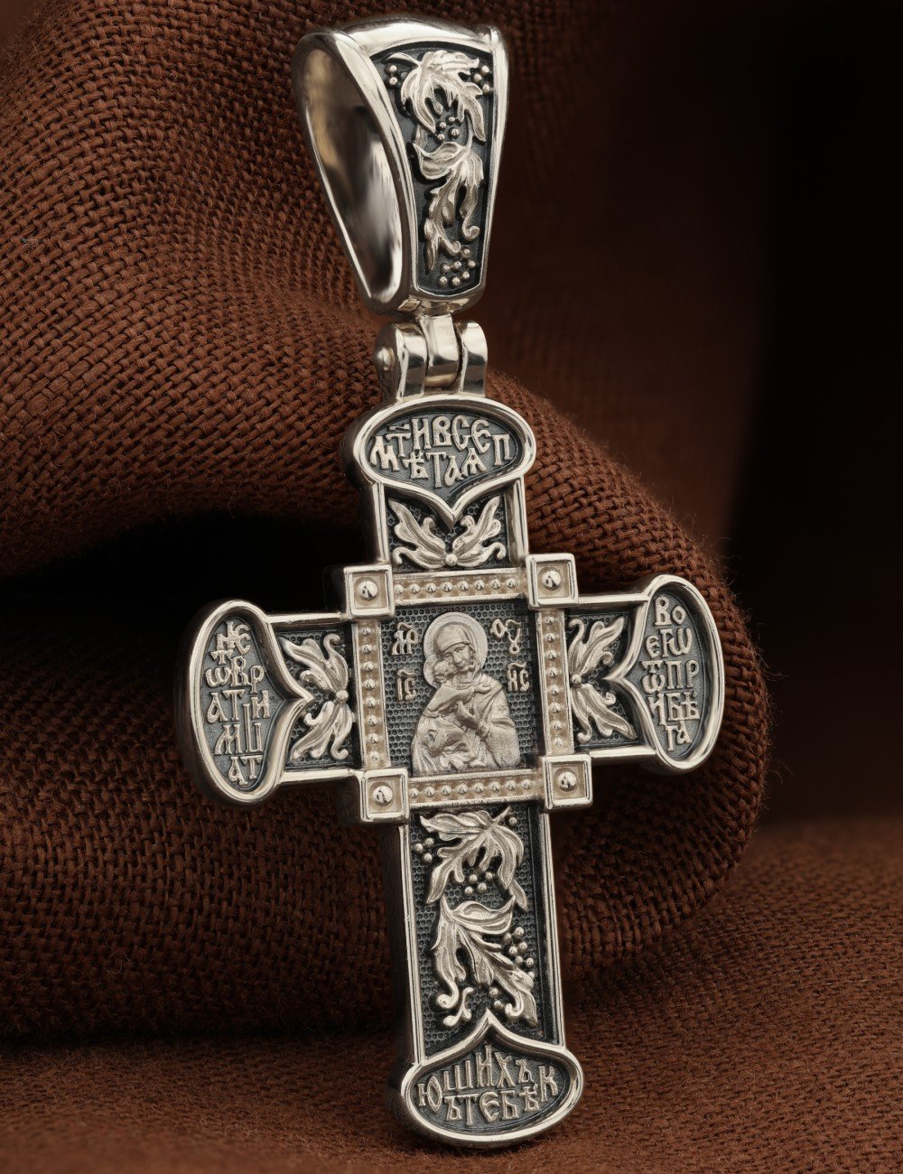 Крест из белого золота