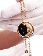 Колье из золота c ониксом и перламутром